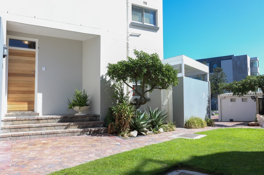 4 Bedroom Property for Sale in Beachfront Western Cape